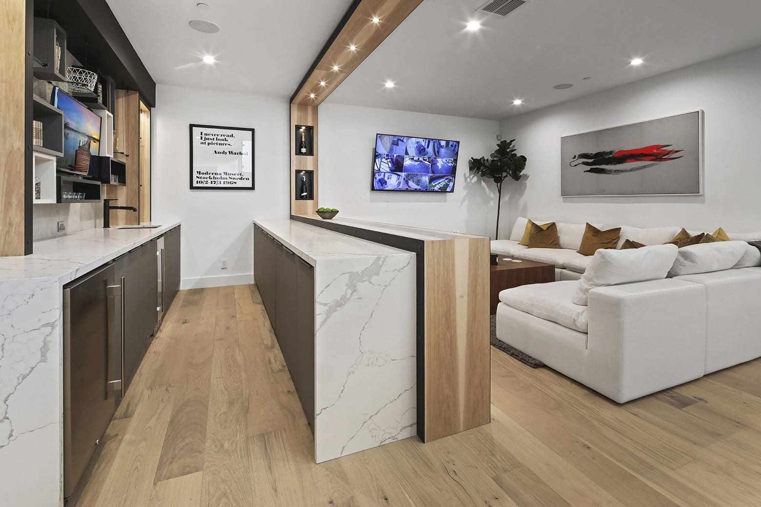 Modern Open Plan Kitchen Kitchen Remodel by Regal construction and Remodeling, Inc project photo